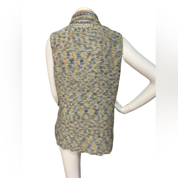 Affluent sleeveless sweater size Medium. Blue and tan mix colors.  NWT - Picture 2 of 9